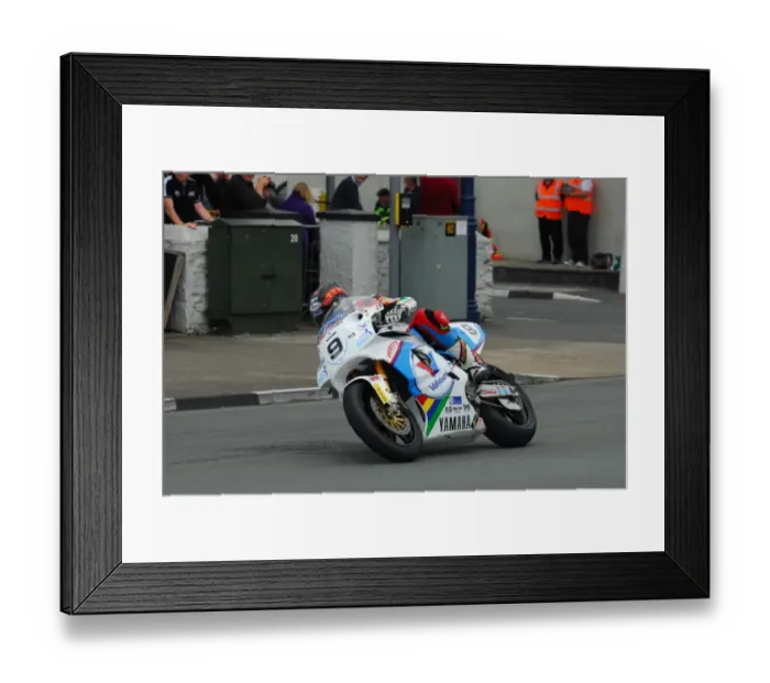 Framed Print : Dan Kneen (Yamaha) 2015 Formula One Classic TT Framed Print : Dan Kneen (Yamaha) 2015 Formula One Classic TT
