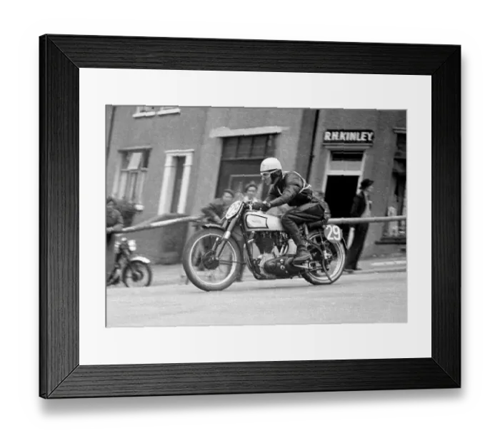 Framed Print : Bob Mawson (Norton) 1952 Senior Clubman TT Framed Print : Bob Mawson (Norton) 1952 Senior Clubman TT