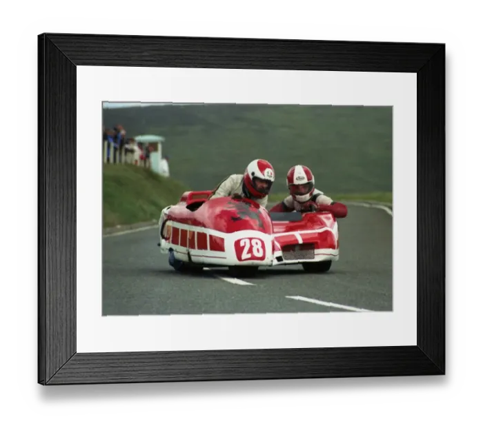 Framed Print : Bob Munro & Colvin Denholm (Rumble Suzuki) 1990 Sidecar TT Framed Print : Bob Munro & Colvin Denholm (Rumble Suzuki) 1990 Sidecar TT