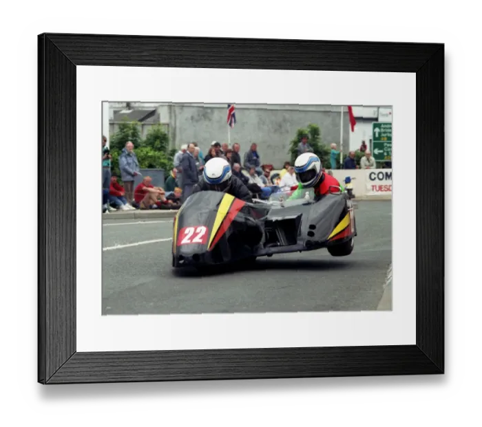 Framed Print : John Hartell & Christian Hefti (Windle Yamaha) 1990 Sidecar TT Framed Print : John Hartell & Christian Hefti (Windle Yamaha) 1990 Sidecar TT