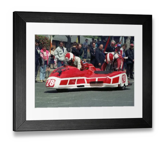 Framed Print : Bob Munro & Colvin Denholm (Rumble Suzuki) 1990 Sidecar TT Framed Print : Bob Munro & Colvin Denholm (Rumble Suzuki) 1990 Sidecar TT
