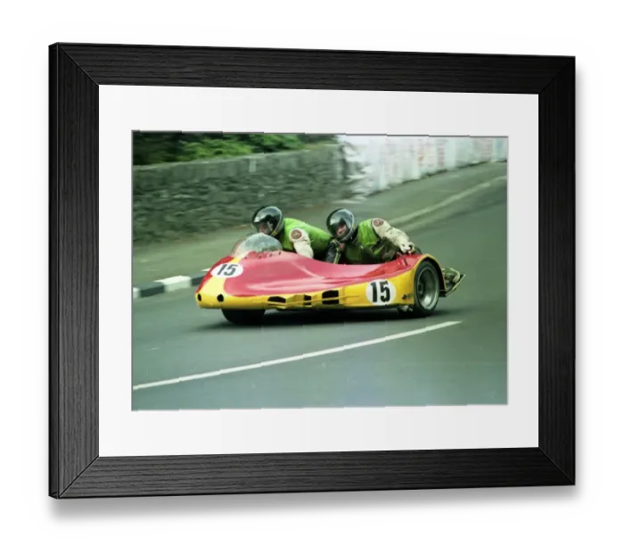 Framed Print : Eric Bregazzi & Jimmy Creer (UMS Yamaha) 1983 Sidecar TT Framed Print : Eric Bregazzi & Jimmy Creer (UMS Yamaha) 1983 Sidecar TT