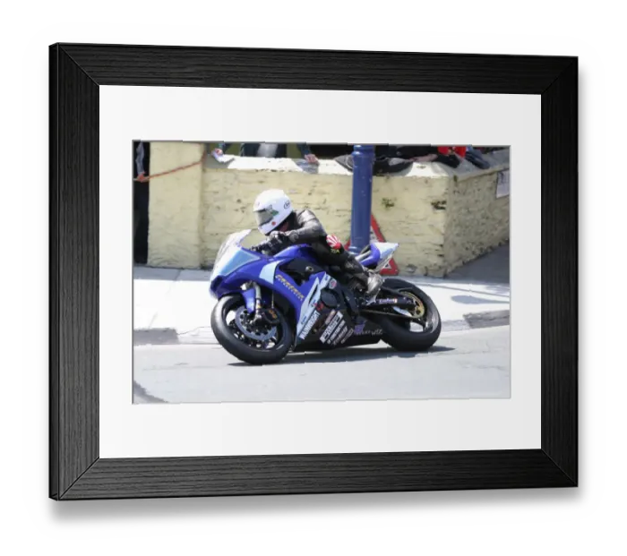 Framed Print : Victor Gilmore (Yamaha) 2005 Supersport TT Framed Print : Victor Gilmore (Yamaha) 2005 Supersport TT