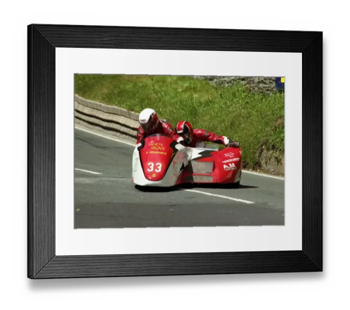 Framed Print : Bruce Moore & Mick Kneale (RSJ Greenham Kawasaki) 1995 Sidecar TT Framed Print : Bruce Moore & Mick Kneale (RSJ Greenham Kawasaki) 1995 Sidecar TT