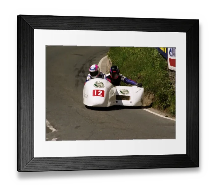 Framed Print : Richard Crossley & Rob Parker (Shelbourne Yamaha) 1995 Sidecar TT Framed Print : Richard Crossley & Rob Parker (Shelbourne Yamaha) 1995 Sidecar TT