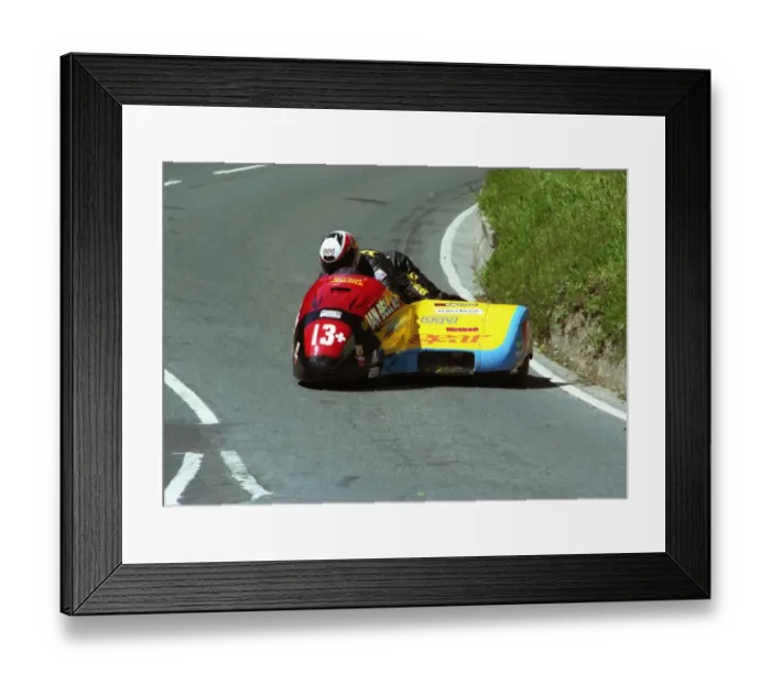 Framed Print : Ian Bell & Craig Hallam (Windle Mitsui Yamaha) 1995 Sidecar TT Framed Print : Ian Bell & Craig Hallam (Windle Mitsui Yamaha) 1995 Sidecar TT