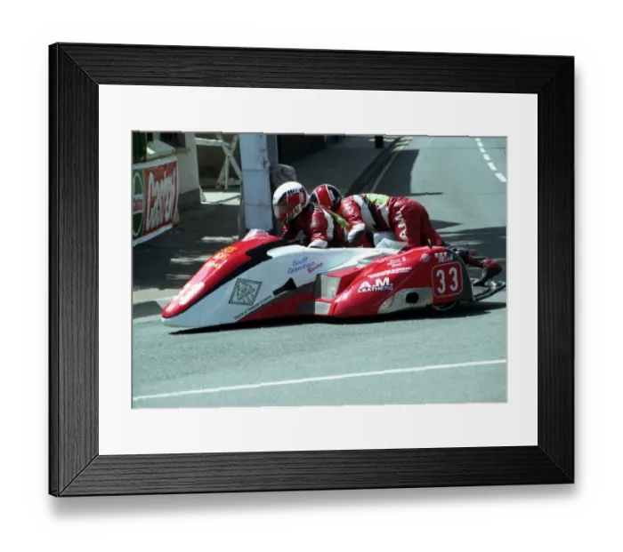 Framed Print : Bruce Moore & Mick Kneale (RSJ Greenham Kawasaki) 1995 Sidecar TT Framed Print : Bruce Moore & Mick Kneale (RSJ Greenham Kawasaki) 1995 Sidecar TT
