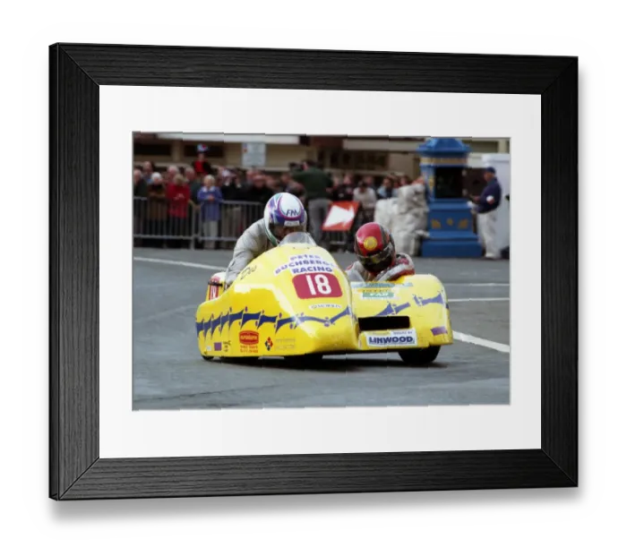 Framed Print : Des Founds & Dicky Gale (DJS Yamaha) 1996 Sidecar TT Framed Print : Des Founds & Dicky Gale (DJS Yamaha) 1996 Sidecar TT