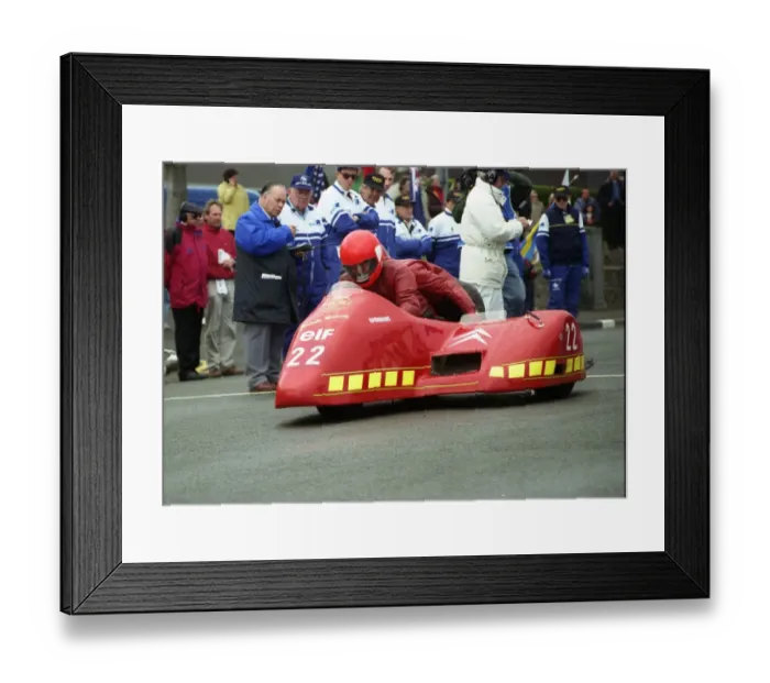 Framed Print : Geoff Hands & Philip Bridge (Jacobs Yamaha) 1996 Sidecar TT Framed Print : Geoff Hands & Philip Bridge (Jacobs Yamaha) 1996 Sidecar TT