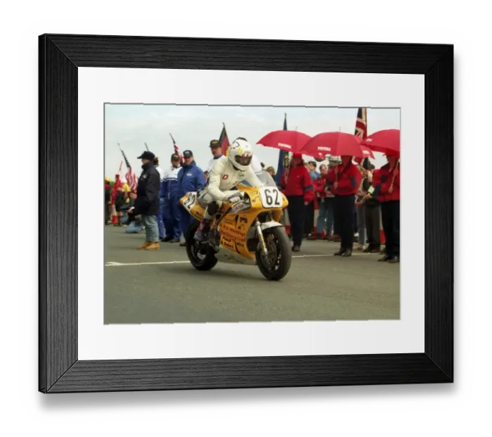 Framed Print : John Henderson (Honda) 1996 Formula One TT Framed Print : John Henderson (Honda) 1996 Formula One TT