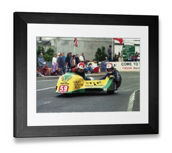 Framed Print : Brian Alflatt & Adrian Walduck (Ireson Yamaha) 1990 Sidecar TT Framed Print : Brian Alflatt & Adrian Walduck (Ireson Yamaha) 1990 Sidecar TT