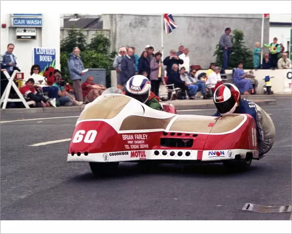 Richard Crossley & Karl Ellison (Yamaha) 1990 Sidecar TT