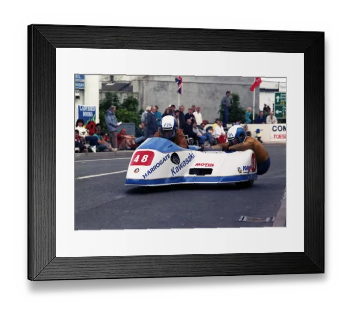Framed Print : Michael Staino & Peter Willis (Windle Yamaha) 1990 Sidecar TT
