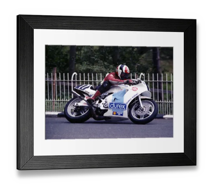 Framed Print : Johnny Rea (Suzuki) 1990 Supersport 400 TT Framed Print : Johnny Rea (Suzuki) 1990 Supersport 400 TT
