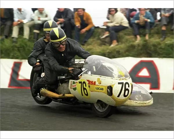 Joe Coxon &s Galligan (Rumble BSA) 1970 750cc Sidecar TT