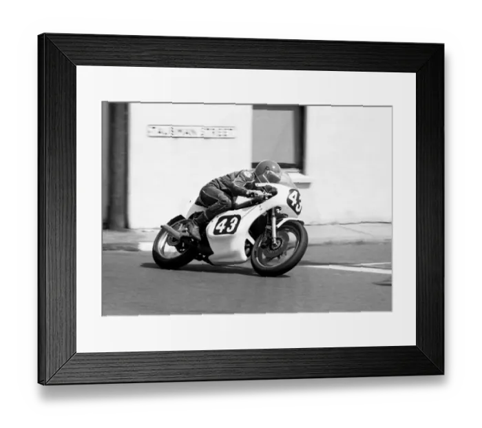Framed Print : Ian Lougher (Yamaha) 1985 Formula Two TT Framed Print : Ian Lougher (Yamaha) 1985 Formula Two TT