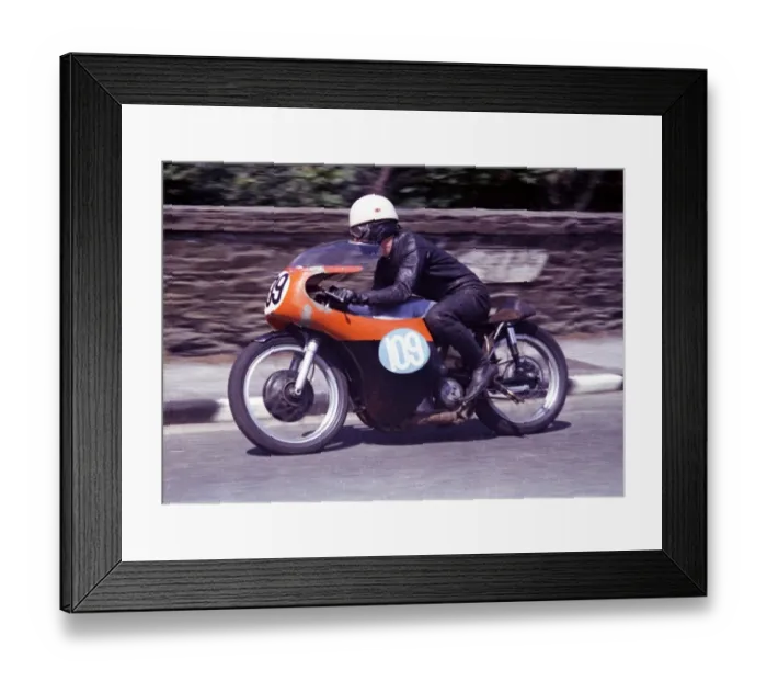 Framed Print : Tony Rutter (Norton) 1965 Junior TT Framed Print : Tony Rutter (Norton) 1965 Junior TT