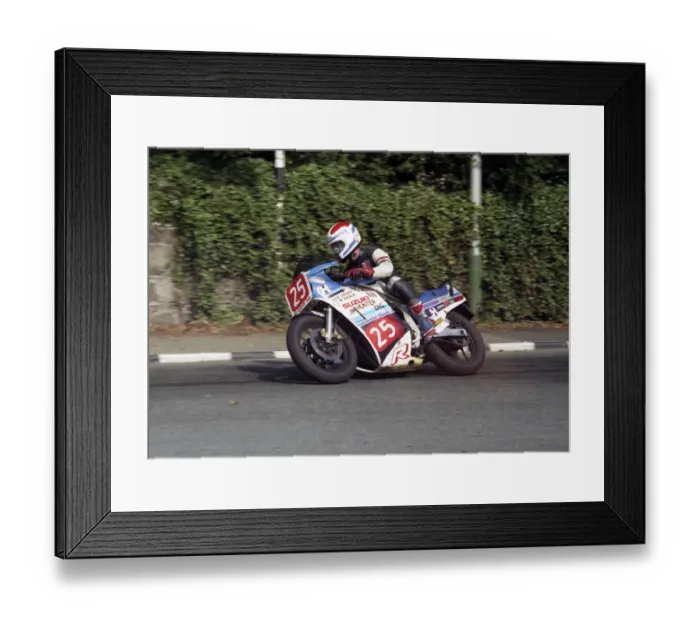 Framed Print : Jim Hunter (Suzuki) 1986 Newcomers Manx Grand Prix Framed Print : Jim Hunter (Suzuki) 1986 Newcomers Manx Grand Prix