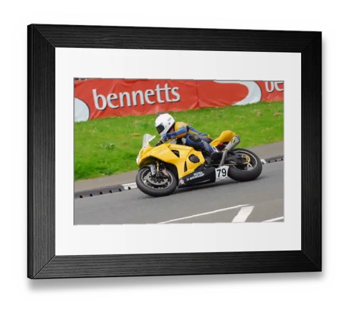Framed Print : Alan Connor (Suzuki) 2015 Senior TT Framed Print : Alan Connor (Suzuki) 2015 Senior TT