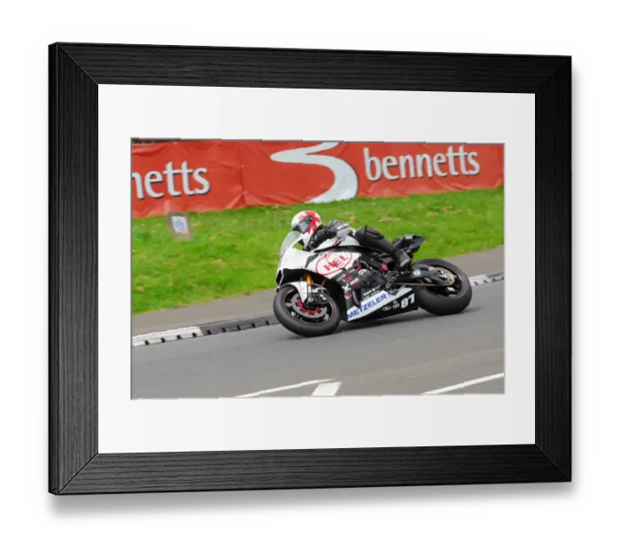Framed Print : Rafael Paschoalin (Yamaha) 2015 Senior TT Framed Print : Rafael Paschoalin (Yamaha) 2015 Senior TT
