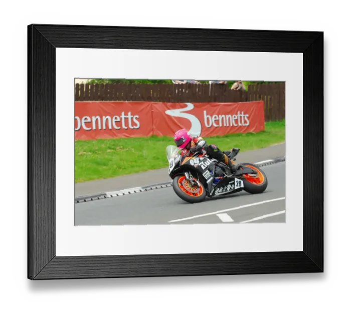 Framed Print : Davy Morgan (Honda) 2015 Senior TT Framed Print : Davy Morgan (Honda) 2015 Senior TT