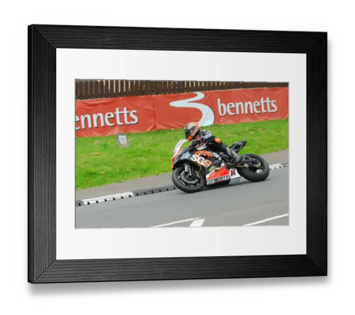 Framed Print : Ryan Farquhar (Kawasaki) 2015 Senior TT