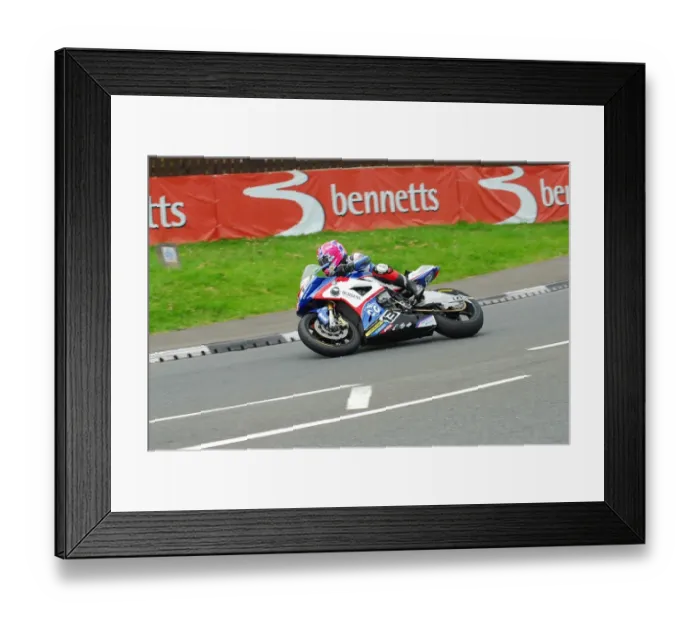 Framed Print : Lee Johnston (BMW) 2015 Senior TT Framed Print : Lee Johnston (BMW) 2015 Senior TT