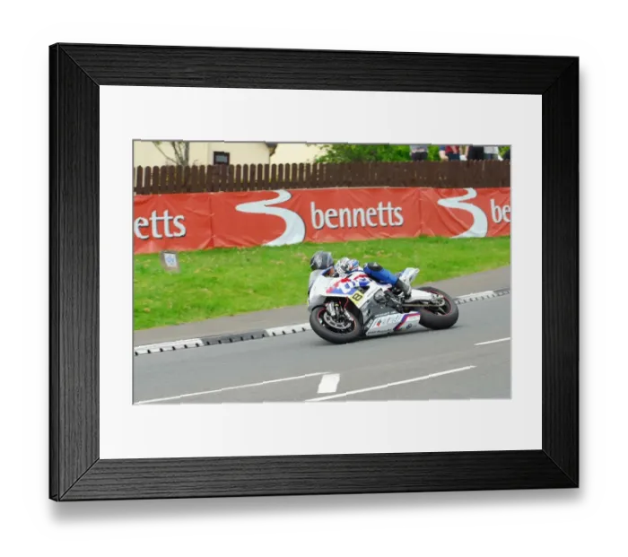 Framed Print : Guy Martin (BMW) 2015 Senior TT Framed Print : Guy Martin (BMW) 2015 Senior TT