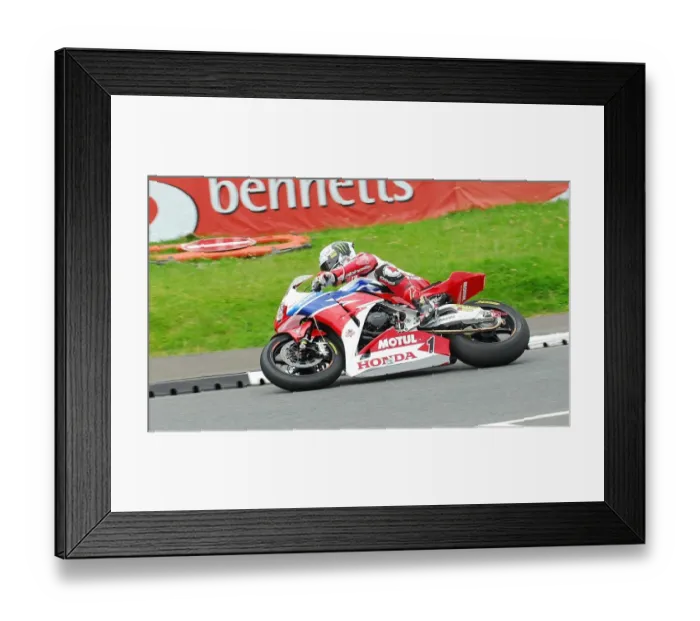 Framed Print : John McGuinness (Honda) 2015 Senior TT Framed Print : John McGuinness (Honda) 2015 Senior TT
