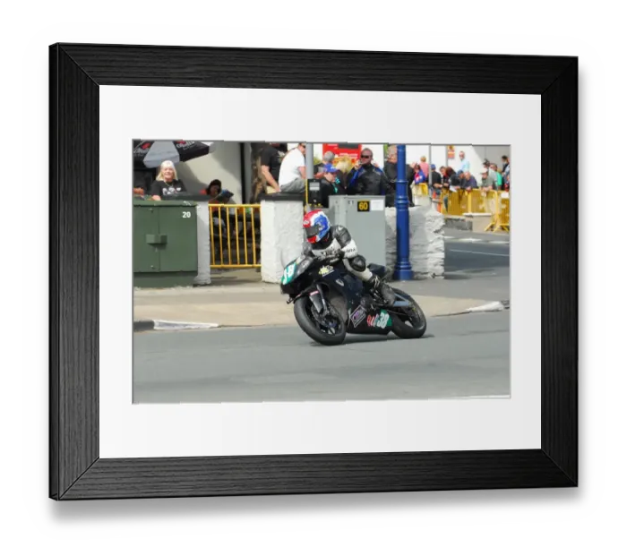 Framed Print : Dave Madsen-Mygdal (Kawasaki) 2015 Lightweight TT Framed Print : Dave Madsen-Mygdal (Kawasaki) 2015 Lightweight TT