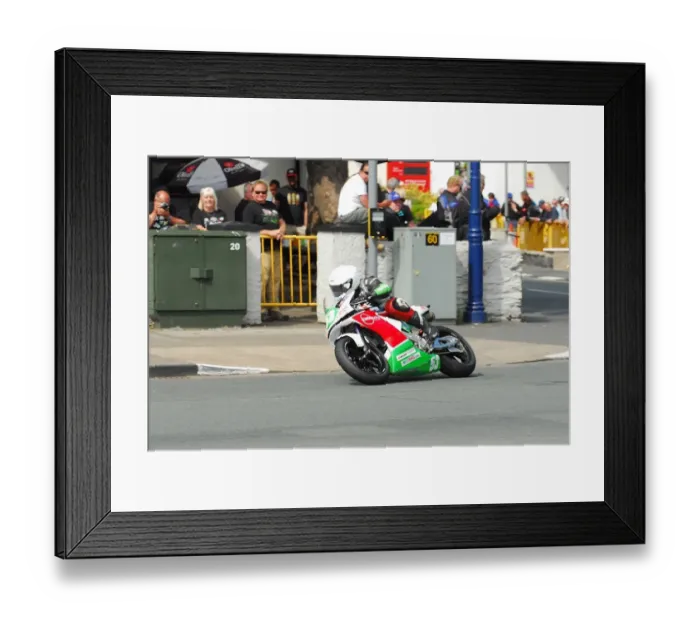 Framed Print : Shaun Anderson (Aprilia) 2015 Lightweight TT Framed Print : Shaun Anderson (Aprilia) 2015 Lightweight TT