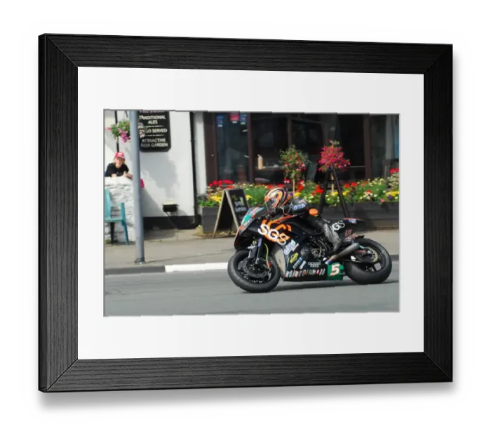 Framed Print : Ryan Farquhar (Kawasaki) 2015 Lightweight TT Framed Print : Ryan Farquhar (Kawasaki) 2015 Lightweight TT