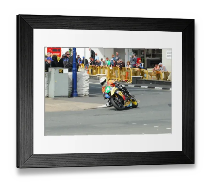 Framed Print : Dan Harrison (Kawasaki) 2015 Lightweight TT Framed Print : Dan Harrison (Kawasaki) 2015 Lightweight TT