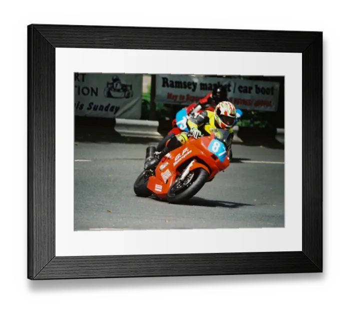 Framed Print : Jeff Jones (Suzuki) 2004 Junior TT Framed Print : Jeff Jones (Suzuki) 2004 Junior TT