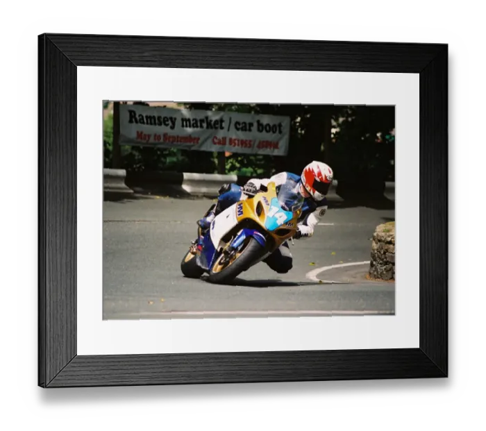 Framed Print : Gary Carswell (Suzuki) 2004 Junior TT Framed Print : Gary Carswell (Suzuki) 2004 Junior TT