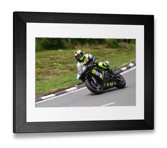 Framed Print : John Donnan (Yamaha) 2004 Junior TT Framed Print : John Donnan (Yamaha) 2004 Junior TT