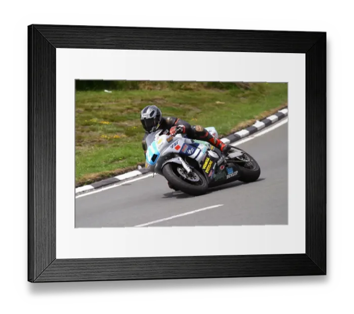 Framed Print : Thomas Montano (Yamaha) 2004 Junior TT Framed Print : Thomas Montano (Yamaha) 2004 Junior TT
