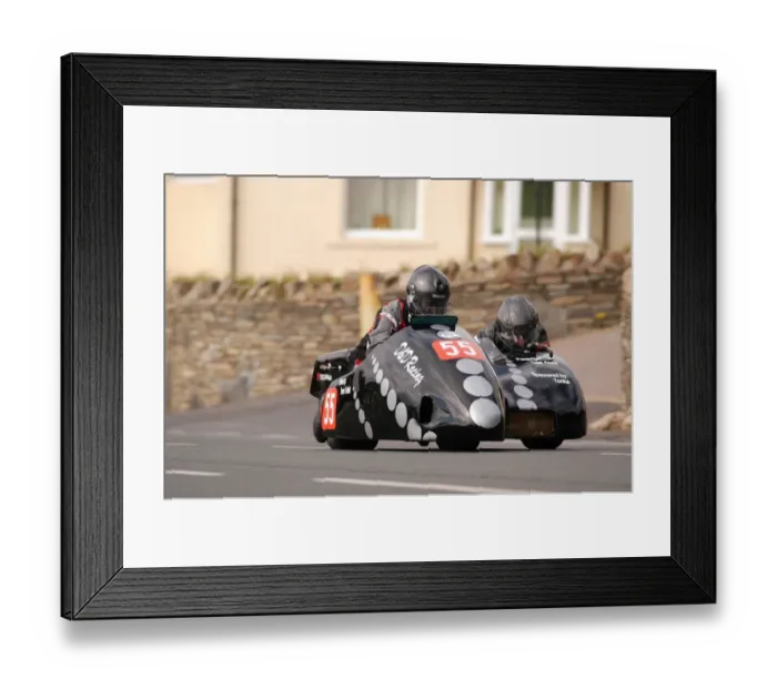 Framed Print : Trevor Tullett & Lisel Marie Amos (Windle Yamaha) 2004 Sidecar TT Framed Print : Trevor Tullett & Lisel Marie Amos (Windle Yamaha) 2004 Sidecar TT