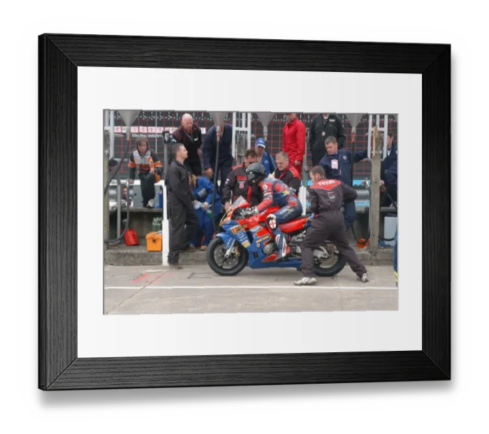 Framed Print : Guy Martin (Suzuki) 2004 Production 600 TT Framed Print : Guy Martin (Suzuki) 2004 Production 600 TT