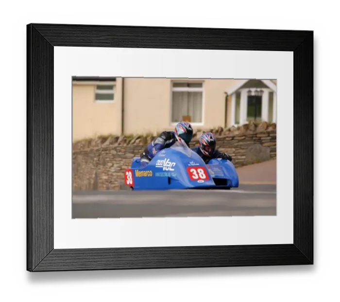 Framed Print : Alan Warner & Tony Wilde (Ireson Kawasaki) 2004 Sidecar TT Framed Print : Alan Warner & Tony Wilde (Ireson Kawasaki) 2004 Sidecar TT