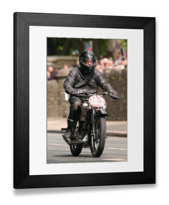 Framed Print : Peter Wafford (Scott) 2004 Classic Parade Lap Framed Print : Peter Wafford (Scott) 2004 Classic Parade Lap