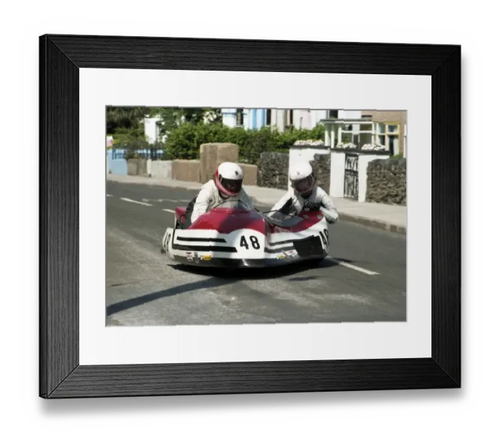 Framed Print : Lionel Fantom & Amanda Fantom (Yamaha) 1985 Sidecar TT Framed Print : Lionel Fantom & Amanda Fantom (Yamaha) 1985 Sidecar TT