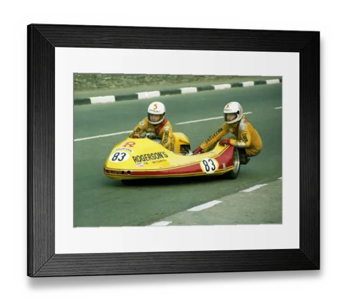 Framed Print : Les Hurst & Eric Amman (Winstanley Suzuki) 1982 Sidecar TT