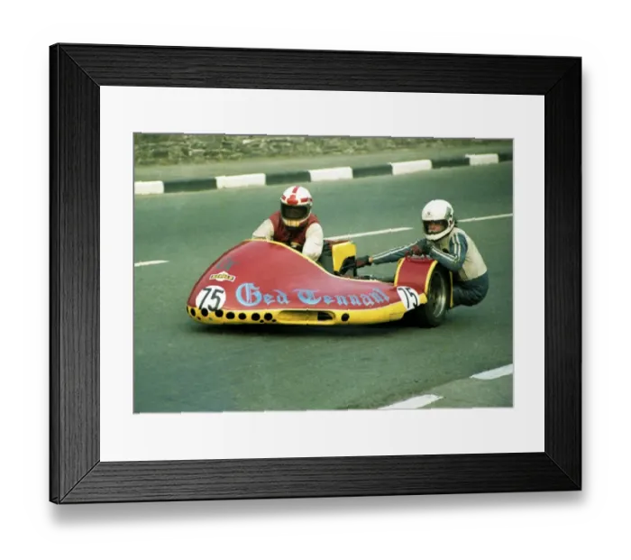 Framed Print : Jed Tennant & Craig Reddington (Rumble Barton) 1982 Sidecar TT Framed Print : Jed Tennant & Craig Reddington (Rumble Barton) 1982 Sidecar TT