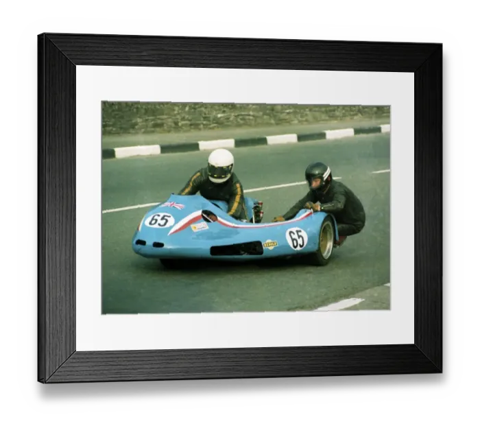 Framed Print : Rod Bellas & Lenny Pallister (Yamaha) 1982 Sidecar TT Framed Print : Rod Bellas & Lenny Pallister (Yamaha) 1982 Sidecar TT