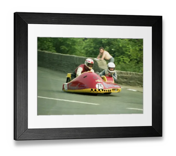 Framed Print : Jed Tennant & Craig Reddington (Rumble Barton) 1982 Sidecar TT Framed Print : Jed Tennant & Craig Reddington (Rumble Barton) 1982 Sidecar TT