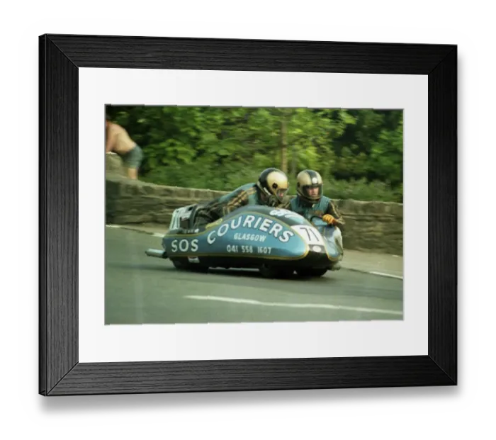 Framed Print : Jack Muldoon & Alistair Green (Yamaha) 1982 Sidecar TT