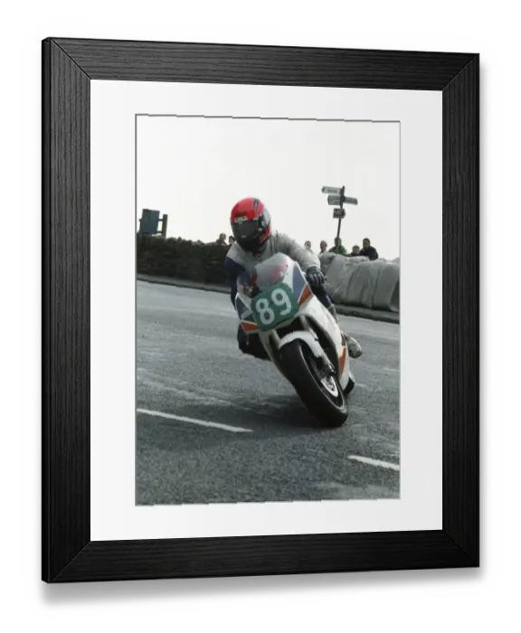 Framed Print : Brian Mateer (Suzuki) 1992 Lightweight Manx Grand Prix Framed Print : Brian Mateer (Suzuki) 1992 Lightweight Manx Grand Prix