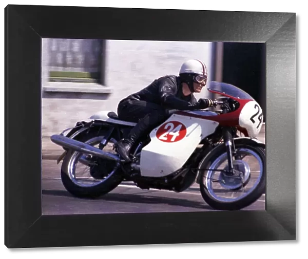 Darryl Pendlebury (Triumph) 1969 Production TT
