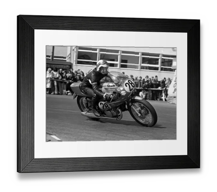Framed Print : Tom Loughridge (Suzuki) 1975 Production TT Framed Print : Tom Loughridge (Suzuki) 1975 Production TT